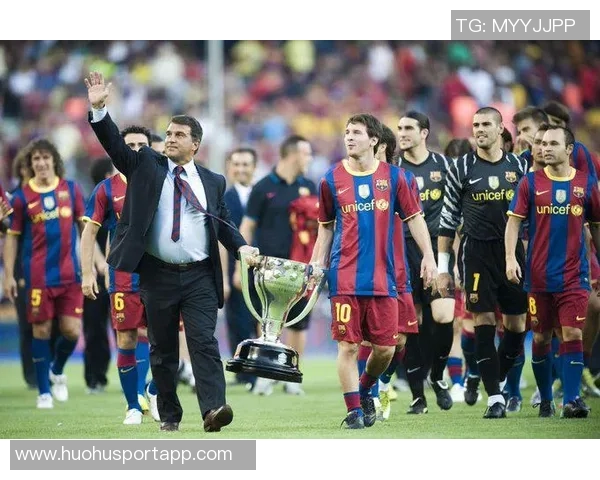 拉波尔塔在巴萨球员协会圣诞晚宴上发表重要致辞展望未来 拉波尔塔在巴萨球员协会圣诞晚宴上发表重要致辞展望未来