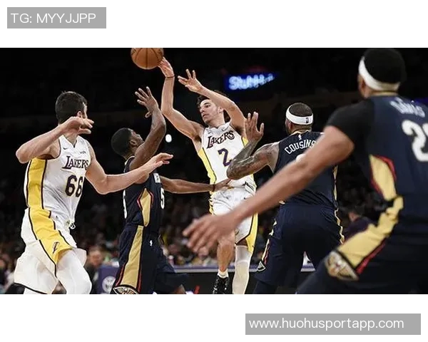 稳定火力对决普理查德与西蒙斯半场表现精彩各自贡献11分和10分 稳定火力对决普理查德与西蒙斯半场表现精彩各自贡献11分和10分