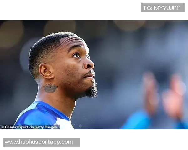 英超球员本周赛前首次单膝下跪共同反对种族歧视行动 英超球员本周赛前首次单膝下跪共同反对种族歧视行动